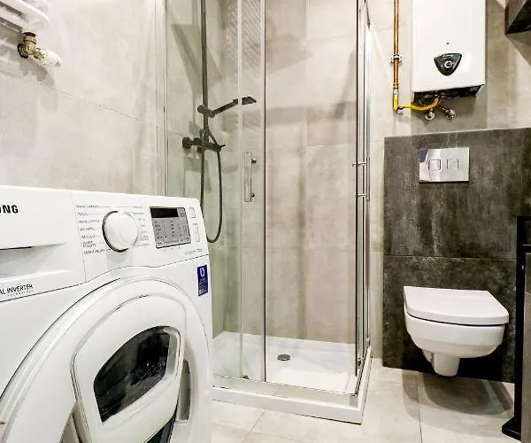 Morena Z Widokiem Z Tarasu Na Morze 아파트 슈비노우이스쳬